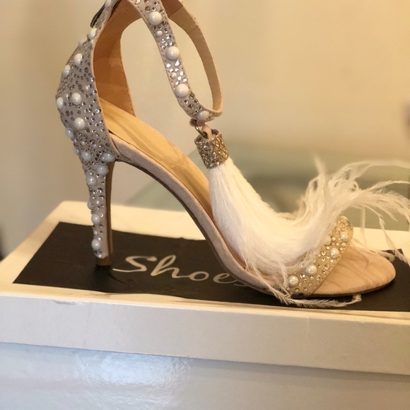 beautiful ladies sandals